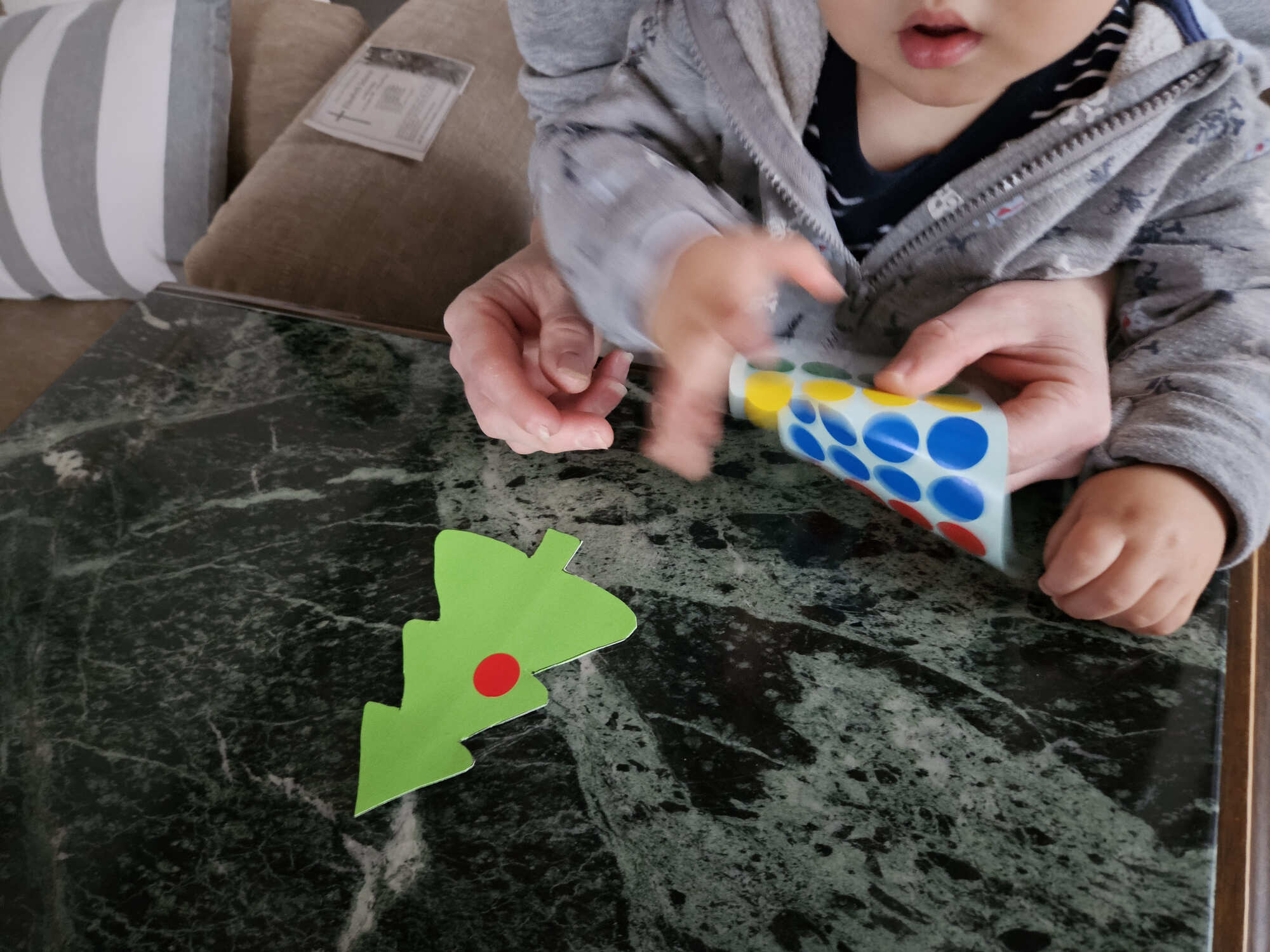 3 Easy Toddler Christmas Crafts - Even A 1 Year Old Can Do - Mommys ...